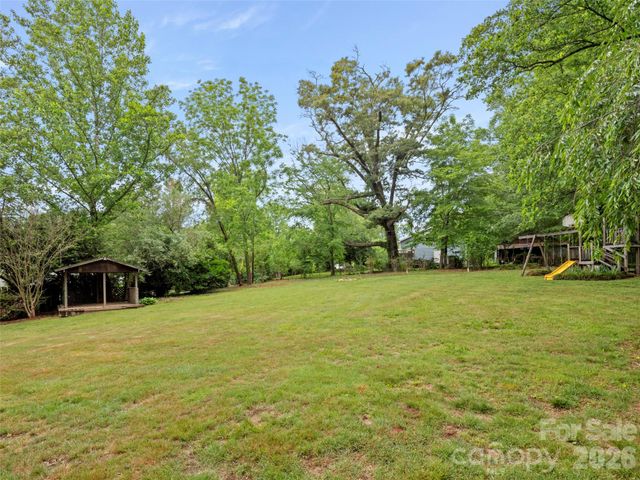 1 Glen Meadows Place, Arden, NC 28704
