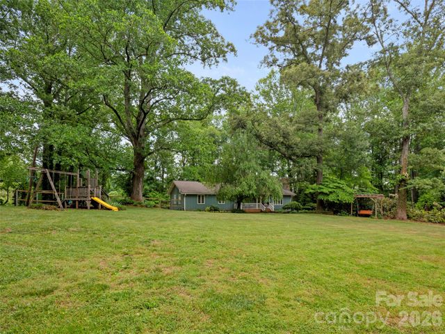 1 Glen Meadows Place, Arden, NC 28704