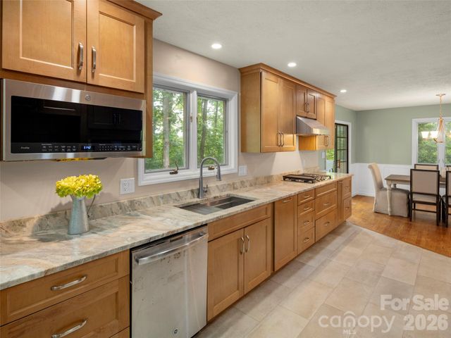 1 Glen Meadows Place, Arden, NC 28704