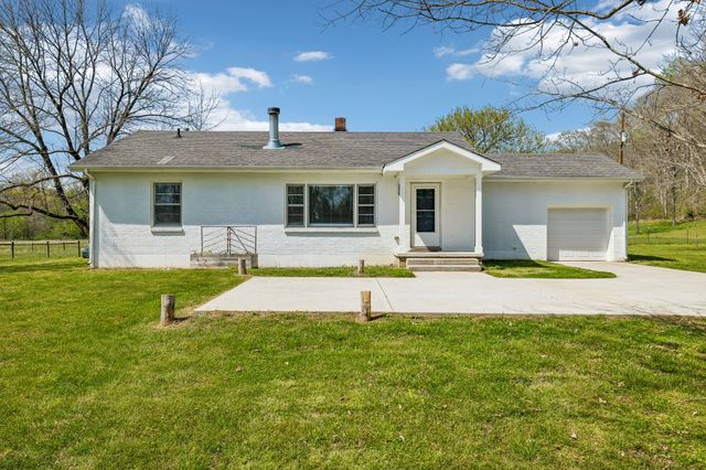 570 Piney Rd, W, Dickson, TN 37055