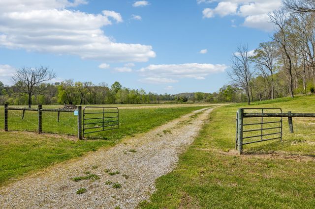570 Piney Rd, W, Dickson, TN 37055
