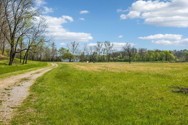 570 Piney Rd, W, Dickson, TN 37055