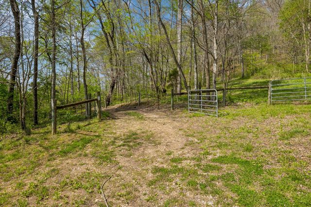 570 Piney Rd, W, Dickson, TN 37055