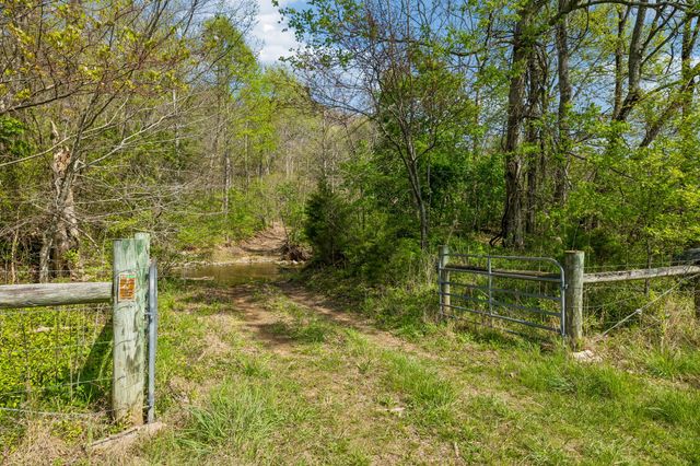 570 Piney Rd, W, Dickson, TN 37055