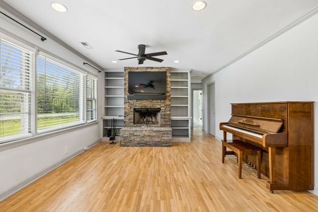 570 Piney Rd, W, Dickson, TN 37055