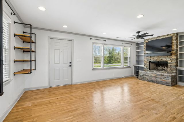 570 Piney Rd, W, Dickson, TN 37055