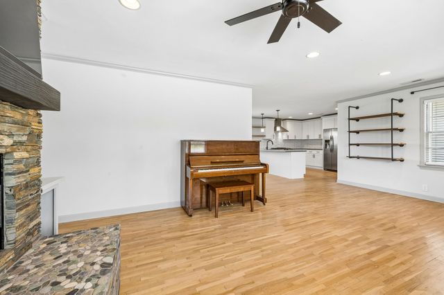 570 Piney Rd, W, Dickson, TN 37055