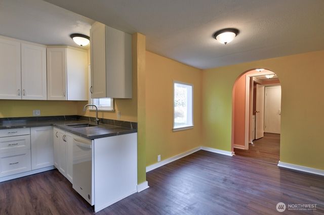 1804 33rd Avenue NE, Olympia, WA 98506