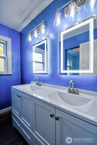 1804 33rd Avenue NE, Olympia, WA 98506