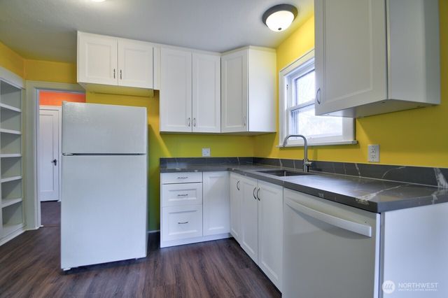 1804 33rd Avenue NE, Olympia, WA 98506