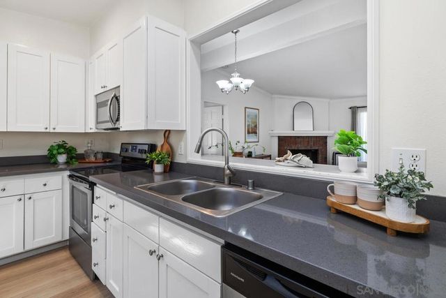 8860 Villa La Jolla 314, La Jolla, CA 92037