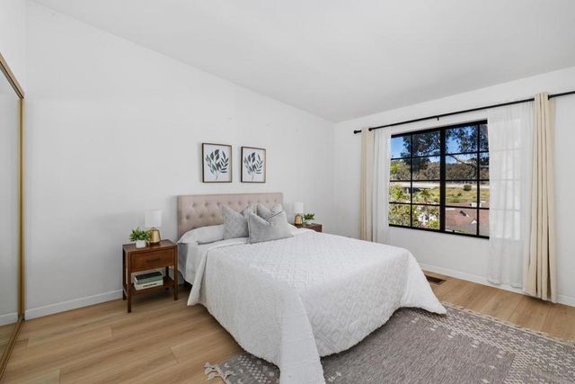 8860 Villa La Jolla 314, La Jolla, CA 92037