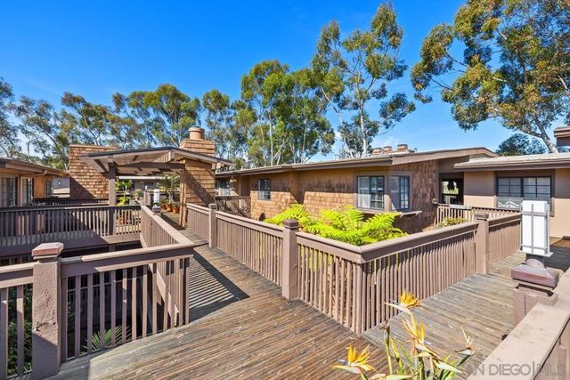 8860 Villa La Jolla 314, La Jolla, CA 92037