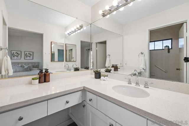 8860 Villa La Jolla 314, La Jolla, CA 92037