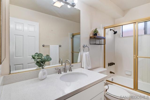 8860 Villa La Jolla 314, La Jolla, CA 92037