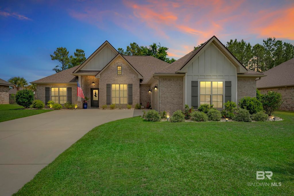 407 Roosa Avenue, Gulf Shores, AL 36542