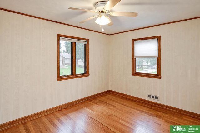 8721 Nicholas Street, Omaha, NE 68114