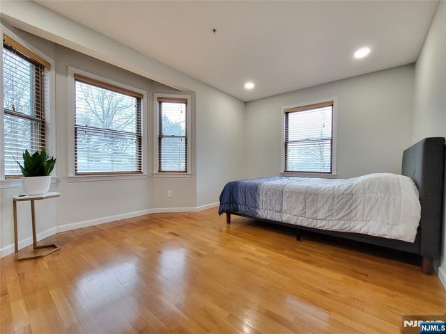 45 Palisades Boulevard 4, Palisades Park, NJ 07650