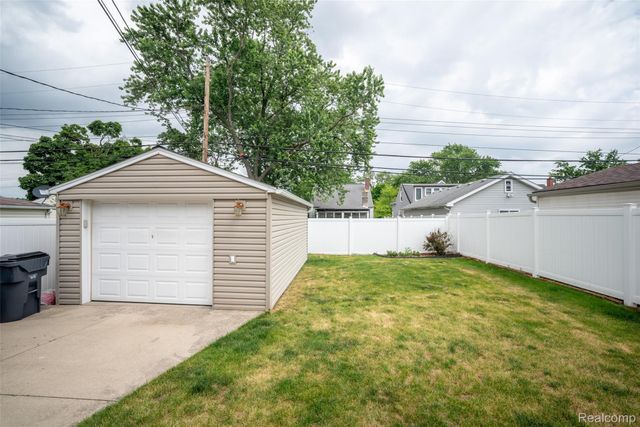 2252 Tyler Avenue, Berkley, MI 48072