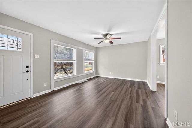 260 Saint Edward Lane, Florissant, MO 63033