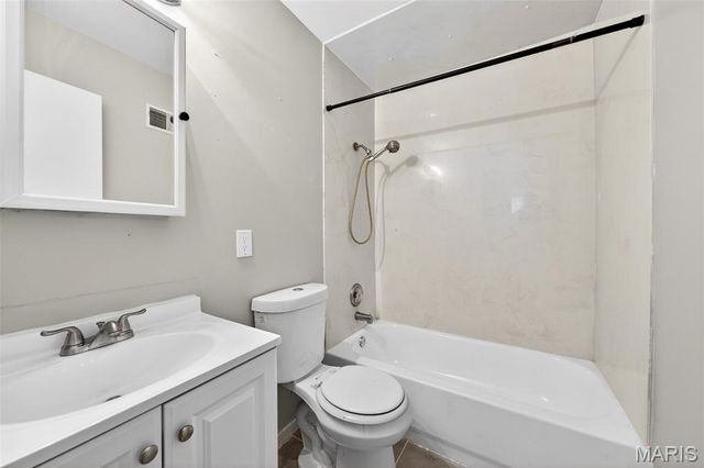 260 Saint Edward Lane, Florissant, MO 63033