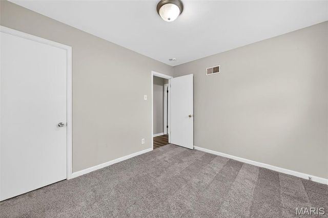 260 Saint Edward Lane, Florissant, MO 63033