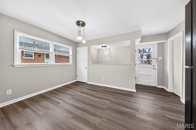 260 Saint Edward Lane, Florissant, MO 63033