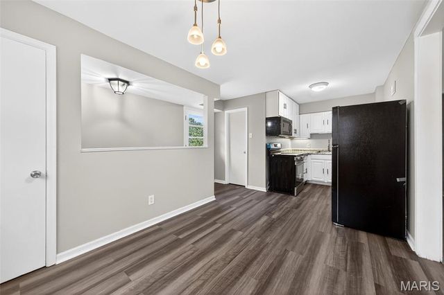 260 Saint Edward Lane, Florissant, MO 63033