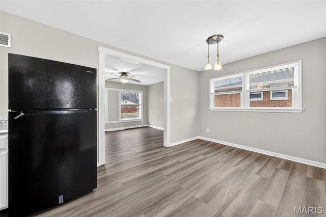 260 Saint Edward Lane, Florissant, MO 63033