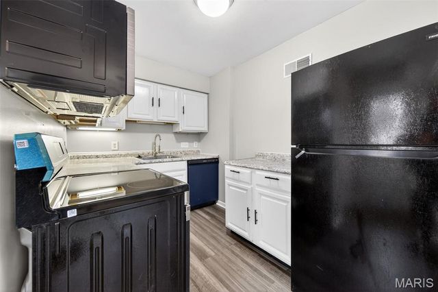 260 Saint Edward Lane, Florissant, MO 63033