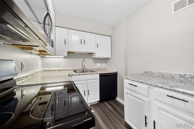 260 Saint Edward Lane, Florissant, MO 63033