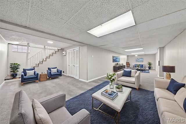 260 Saint Edward Lane, Florissant, MO 63033