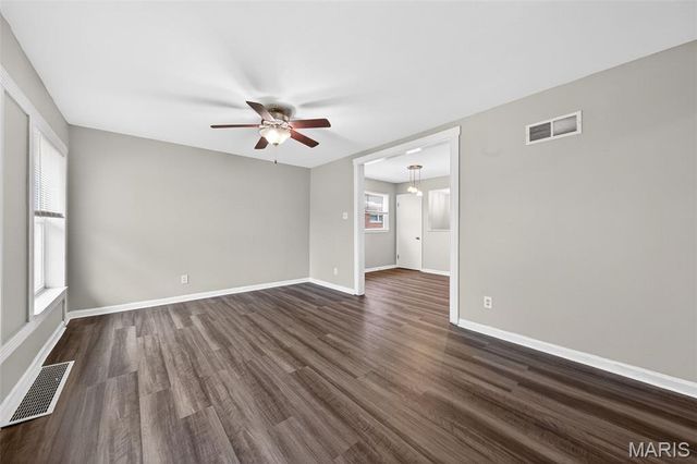 260 Saint Edward Lane, Florissant, MO 63033