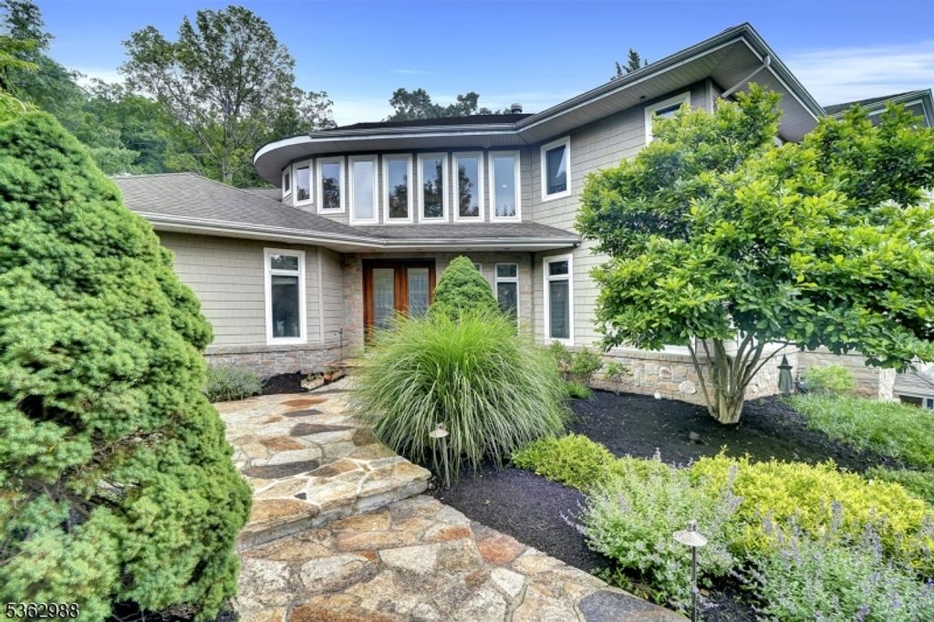 14 Gibson Ter, Bridgewater Twp., NJ 08807