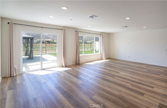 32285 Wild West Court, Winchester, CA 92596