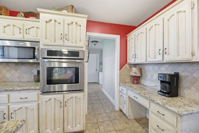 22277 S Dogwood Court, Claremore, OK 74019