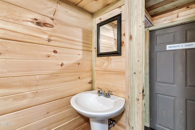 1174 Sharp Road, Sevierville, TN 37876