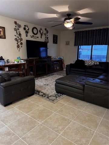 595 SE 33rd Terrace, Homestead, FL 33033