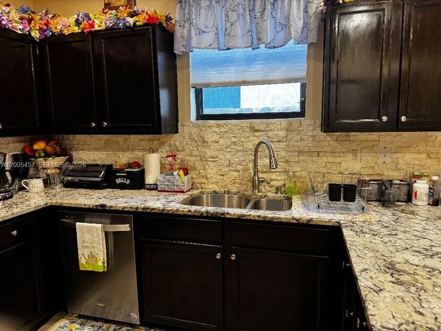 595 SE 33rd Terrace, Homestead, FL 33033