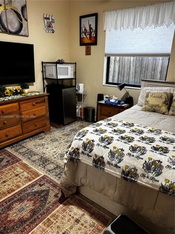 595 SE 33rd Terrace, Homestead, FL 33033