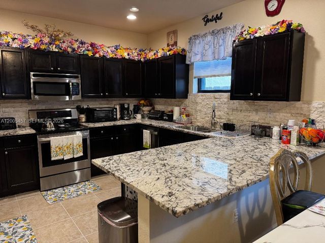 595 SE 33rd Terrace, Homestead, FL 33033