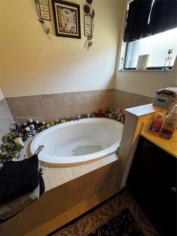 595 SE 33rd Terrace, Homestead, FL 33033