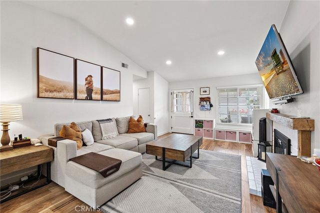 21155 Larchmont, Lake Forest, CA 92630