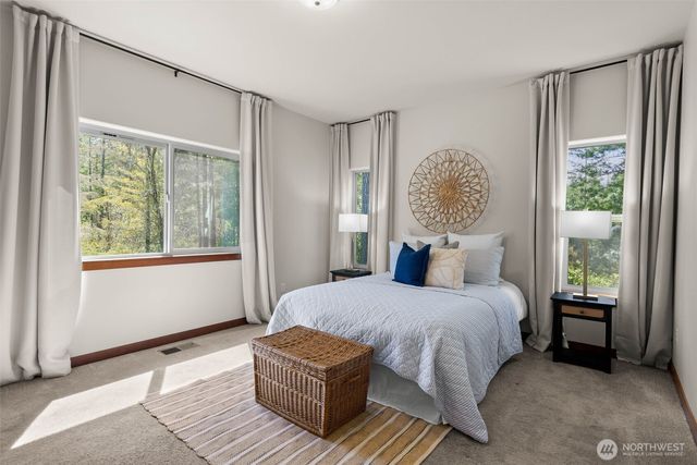 2791 Legend Lane NW, Seabeck, WA 98380