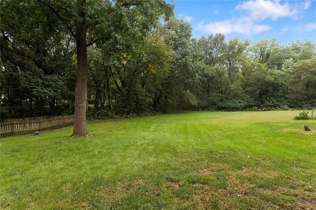 1001 Wyckwood Drive, Liberty, MO 64068