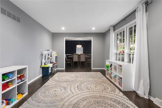 1001 Wyckwood Drive, Liberty, MO 64068