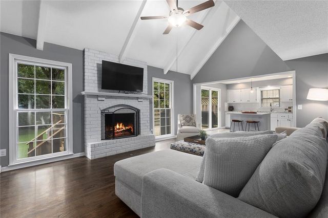 1001 Wyckwood Drive, Liberty, MO 64068