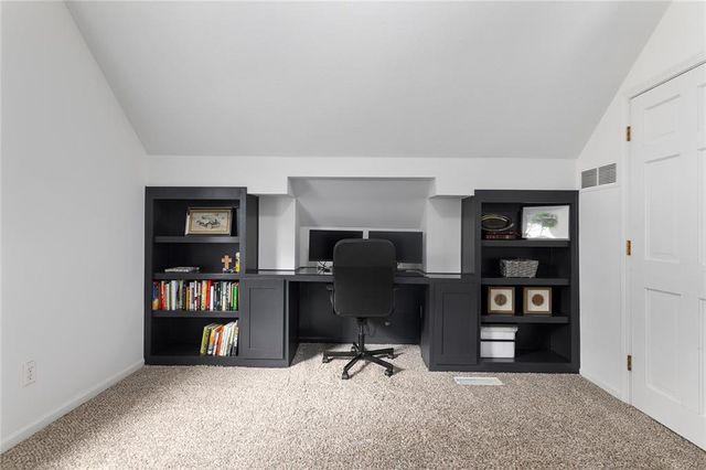 1001 Wyckwood Drive, Liberty, MO 64068
