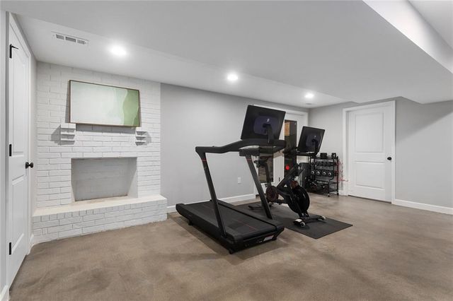 1001 Wyckwood Drive, Liberty, MO 64068