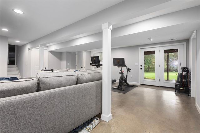 1001 Wyckwood Drive, Liberty, MO 64068